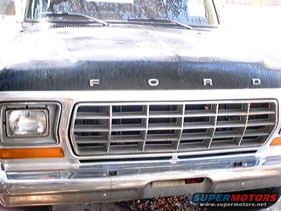 1979 Ford Bronco grille and hood with 'FORD' lettering