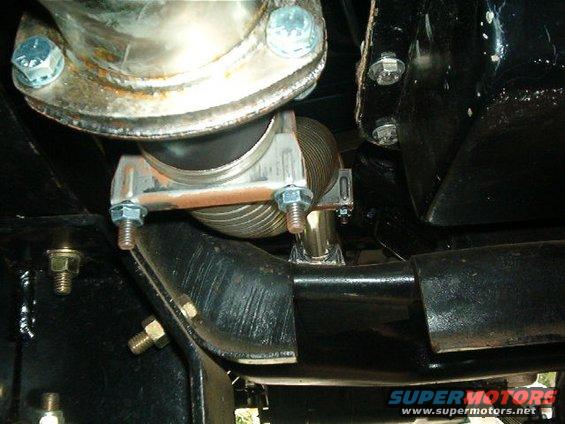 Exhaust pipe flex joint with bolts and clamps