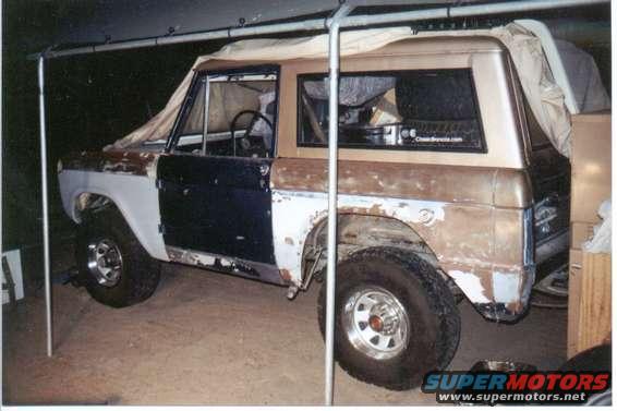 tompettibone4.jpg this is how it used to look with 31's and a 2" lift.  this was about 6 months after purchase