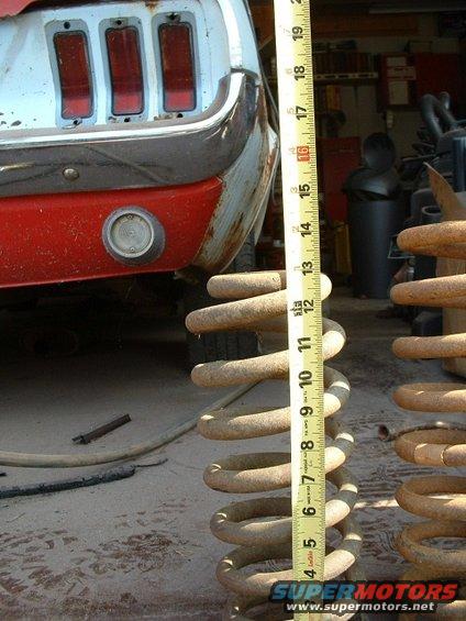explorerspringsize.jpg Height of Explorer coils.