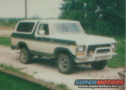 bronco1.jpg First additions of the push bar and dual CB antennas, also in '78