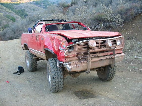 mikrolled.jpg Such a bummer. Buddy's rig after a friggin' freak rolling accident.. 