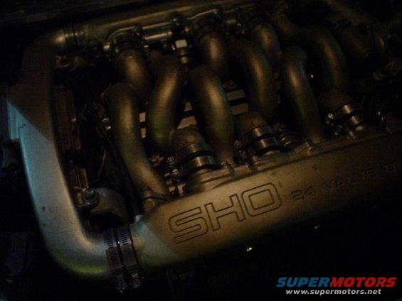 Engine intake manifold with SHO and 24 VALVE markings