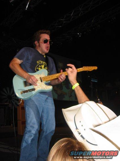 img_0096.jpg Brett sportin the aviators
