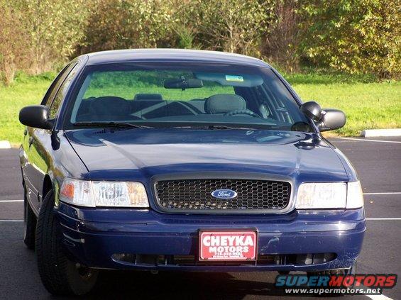 2001 Ford Crown Victoria police car front view