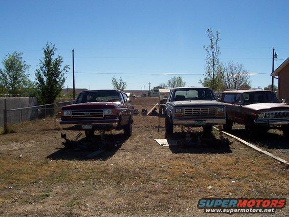 100_0460.jpg Both broncs torn apart, ready for the swap