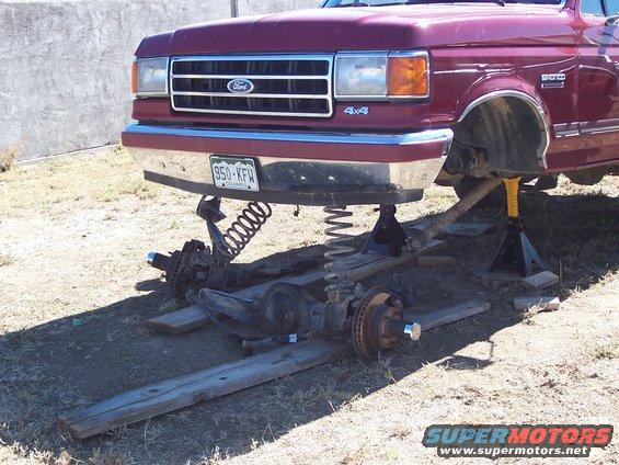 100_0462.jpg Stock front end going under the old bronco.