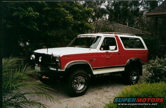 bronc-aug-2001.jpg This is the Bronc B4 the body lift and upgraded super lift suspension.