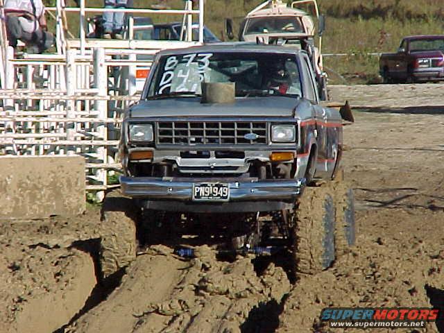 1987 Ford Ranger modified for mud bogging, front view