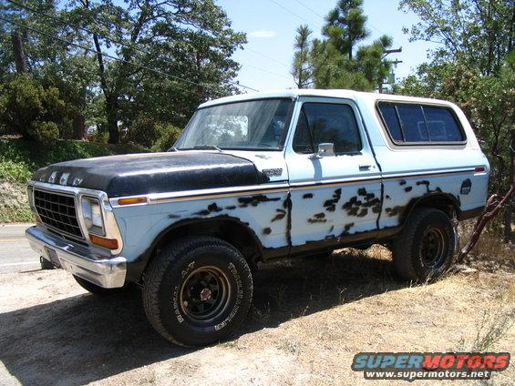 bronco.jpg Drivers side as I purchased the Bronco 11/26/04