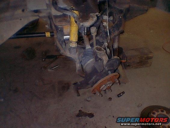 cam-pics-555.jpg Man you gotta take alot of stuff apart to put in those torsion bar keys