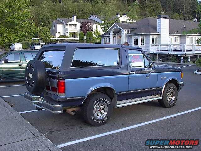 1988 Ford Bronco, blue and black two-tone, rear spare tire mount