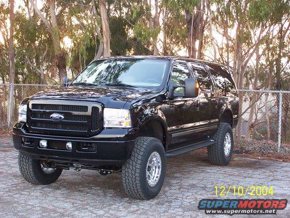 lifted-05-ex3.jpg 2005 Excursion Limited 4x4
6.0 Diesel
*4.5" Donahoe Edge Suspention
*Mickey Thompson Classic Bead Lock 18" Rims
*Nitto Terra Grapplers All Terrain 35x12.5x18