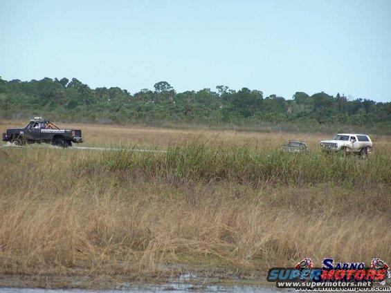 35100_1873.jpg Kyle, Donny, BigMuddyRam making their way through the flats.