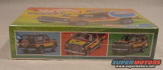 Box for a Hot Wheels model kit showing three different vehicle illustrations: a Bronco, a pickup truck, and another Bronco