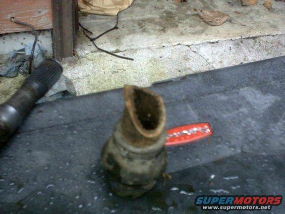 dec13212.jpg Shaft sleeve for the slip yoke.