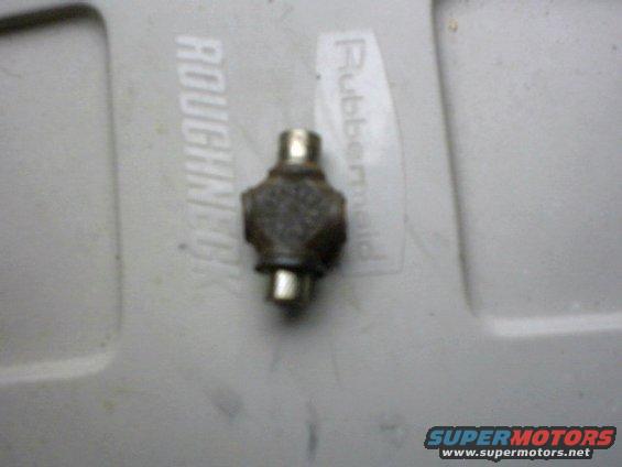 dec13214.jpg Cleanly sheared spicer joint