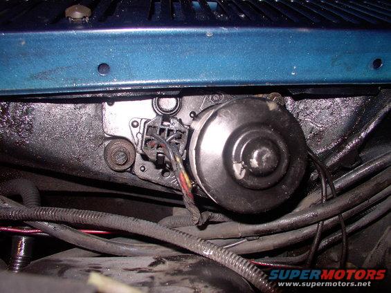 Plugged in the harness, snapped on the wiper switch and I'm back in the game, ready to face a Canadian Winter. I guess 20 years and 250,000 miles was an acceptable service life for the original wiper motor.