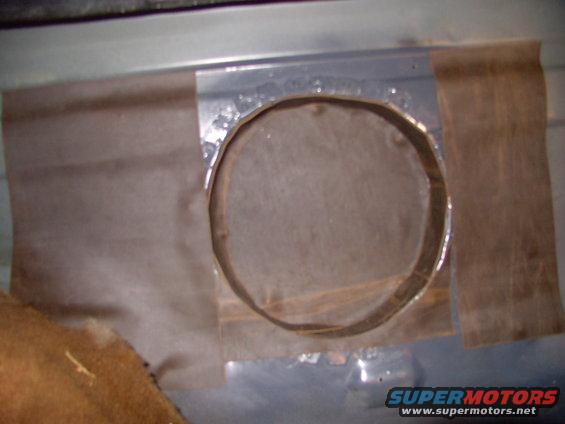 img_0114.jpg I lined the indented woofer cutout with it.