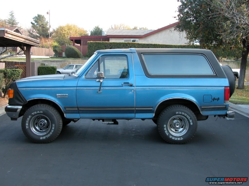 1990 Ford Bronco “Blue”