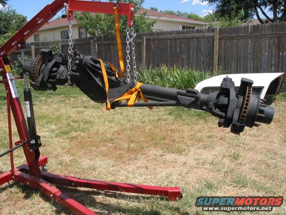 d60freshofftruck.jpg Front Dana 60 fresh off the truck