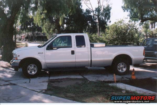 1226040006.jpg work? truck....   current camper hauler.
