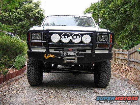 finished-sas-in-bronc-1.jpg The finished product.
Drives well, even with no Dampener or Sway bar.

Will take it to get an alignment, so I can find out what degree bushes to use.
I have used the 4" superlift drop brackets from the original lift, will see how these go, I may end up swapping these for F150 style if clearance becomes an issue. 