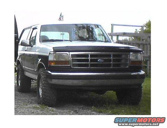 1992 Ford Bronco XLT front view