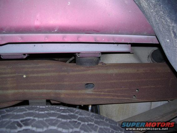 Body lift kit installed between frame and body of a vehicle