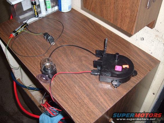 Underhood light assembly with wires and battery