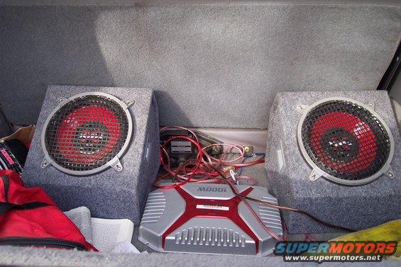 dcp_1866.jpg 1000W Sony explode amp and 2-10inch explode subs