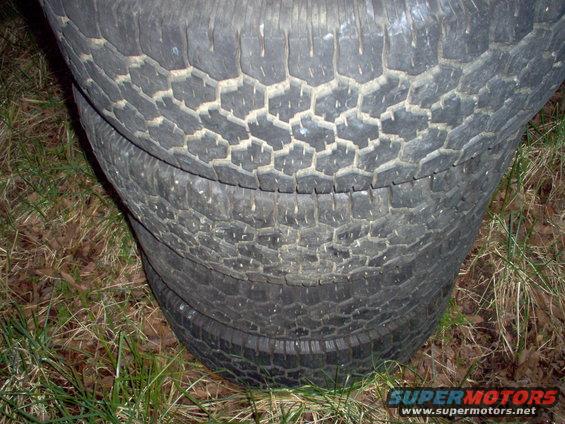 tires.jpg SOLD Set of 4 factory alloy rims from 1995 EB Bronco.  Will fit all 80-96 Broncos & F-150s, and any other with 5-on-5.5" lug spacing.  Includes 4 good 31x10.50R15 tires mounted with good tread life.  Approx. 70lbs each.

SEE THIS PIC: http://www.supermotors.net/vehicles/registry/media/556250