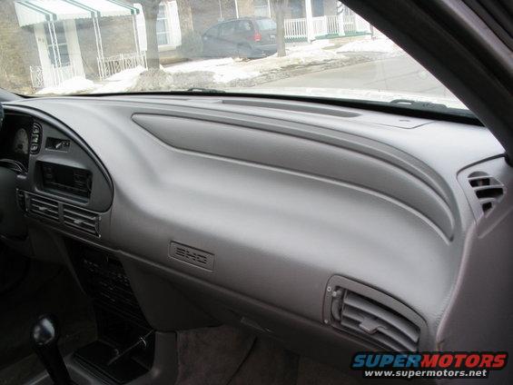 img_0202.jpg No passenger airbag.