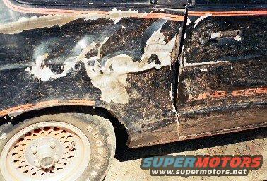 t001006.jpg Passenger Door and Quarter