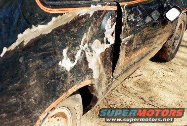 t001007.jpg Passenger Quarter panel and door