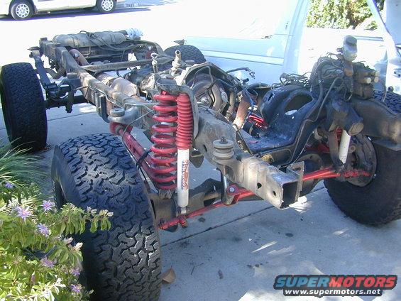 dscn8241.jpg body is now gone. the suspension looks pretty cool without the body. 