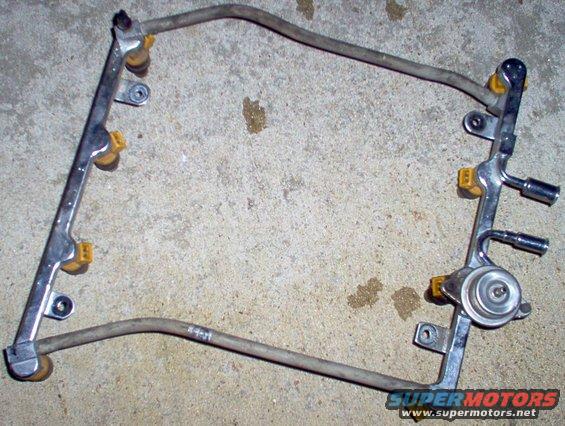 fuel-rail94p73.jpg Fuel rail & injectors
