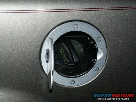 pict0005.jpg Close-up Open