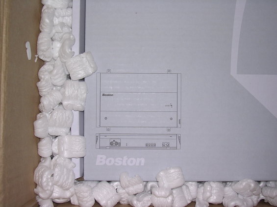 Diagram of Boston amplifier, showing front and rear views