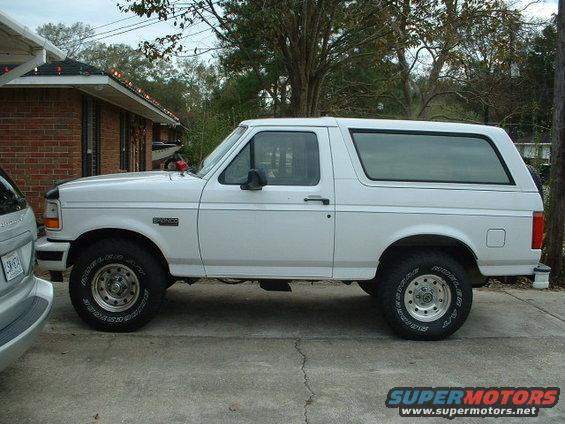 White 1996 Ford Bronco side view