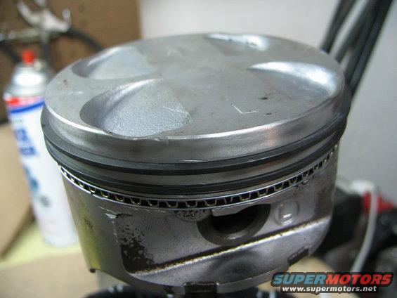 img_2248.jpg ZE piston with new rings.