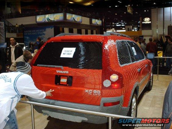 imag0006.jpg Maybe to much time on there hands? Yes, it's all lego's