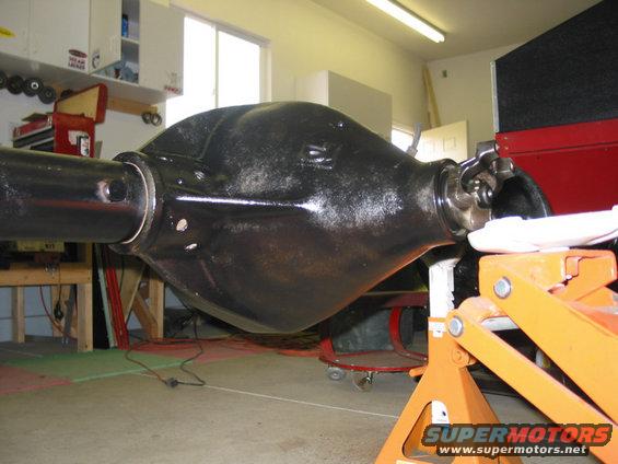 d70u4.jpg You can really see the egg shape in this shot. The bottom is as smooth as can be.