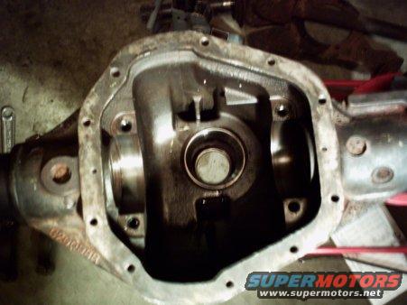 d601.jpg Tore it back down for final assembly.  Here the inner pinion bearing race is installed.  I didn't use the baffle that comes with the kit, and used more shims to make up for it.  Supposedly this help get more oil to the pinion bearings in offroad applications?