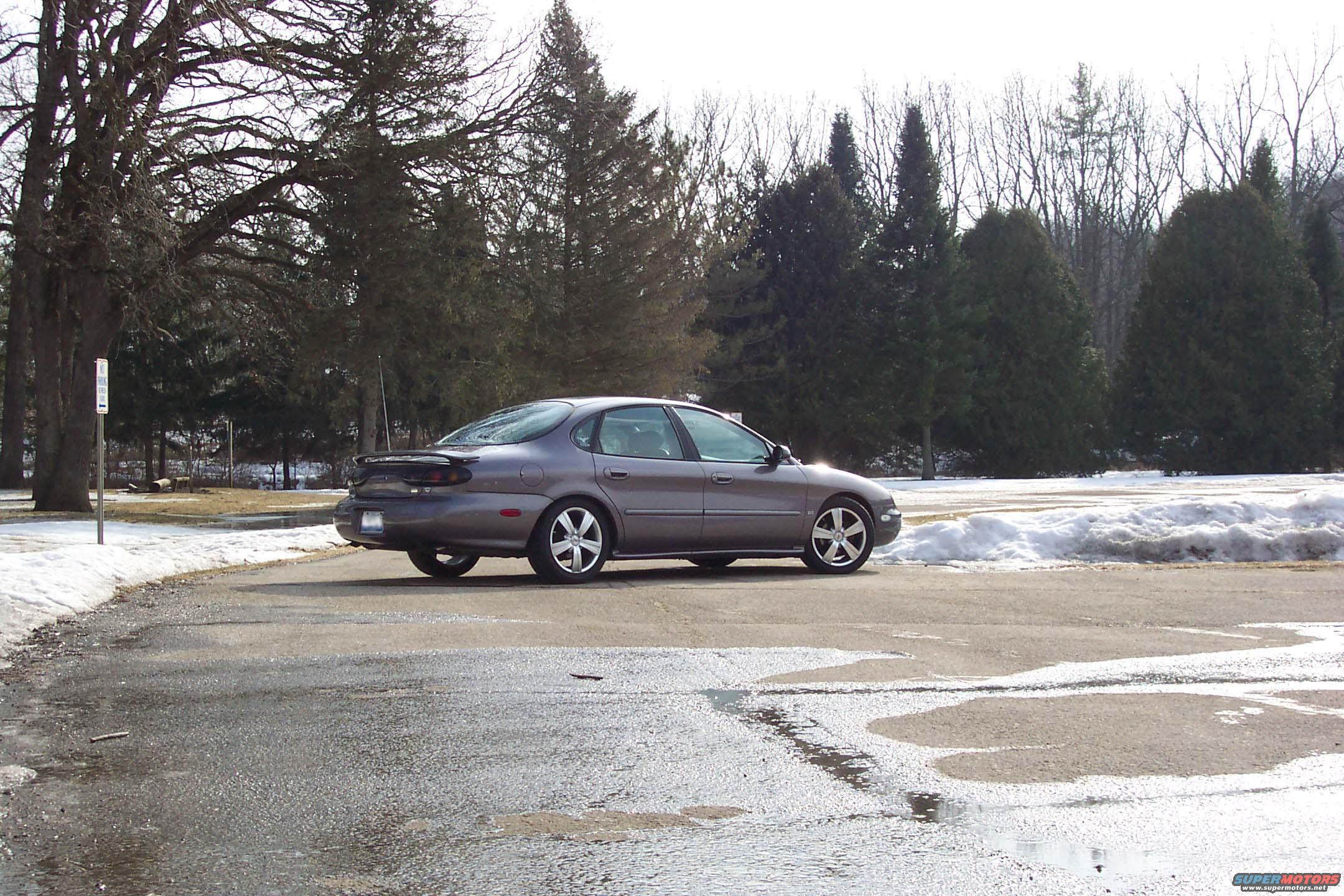 1996 Ford Taurus photo