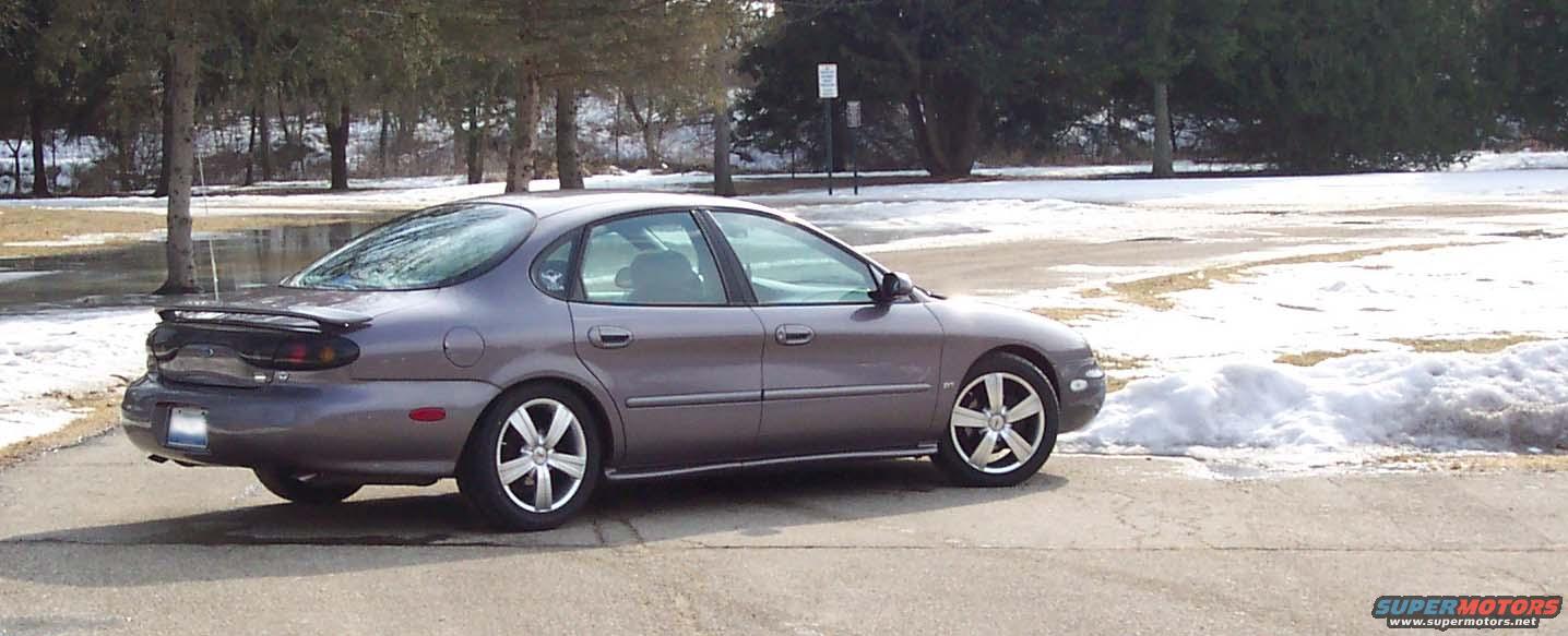 1996 Ford Taurus photo