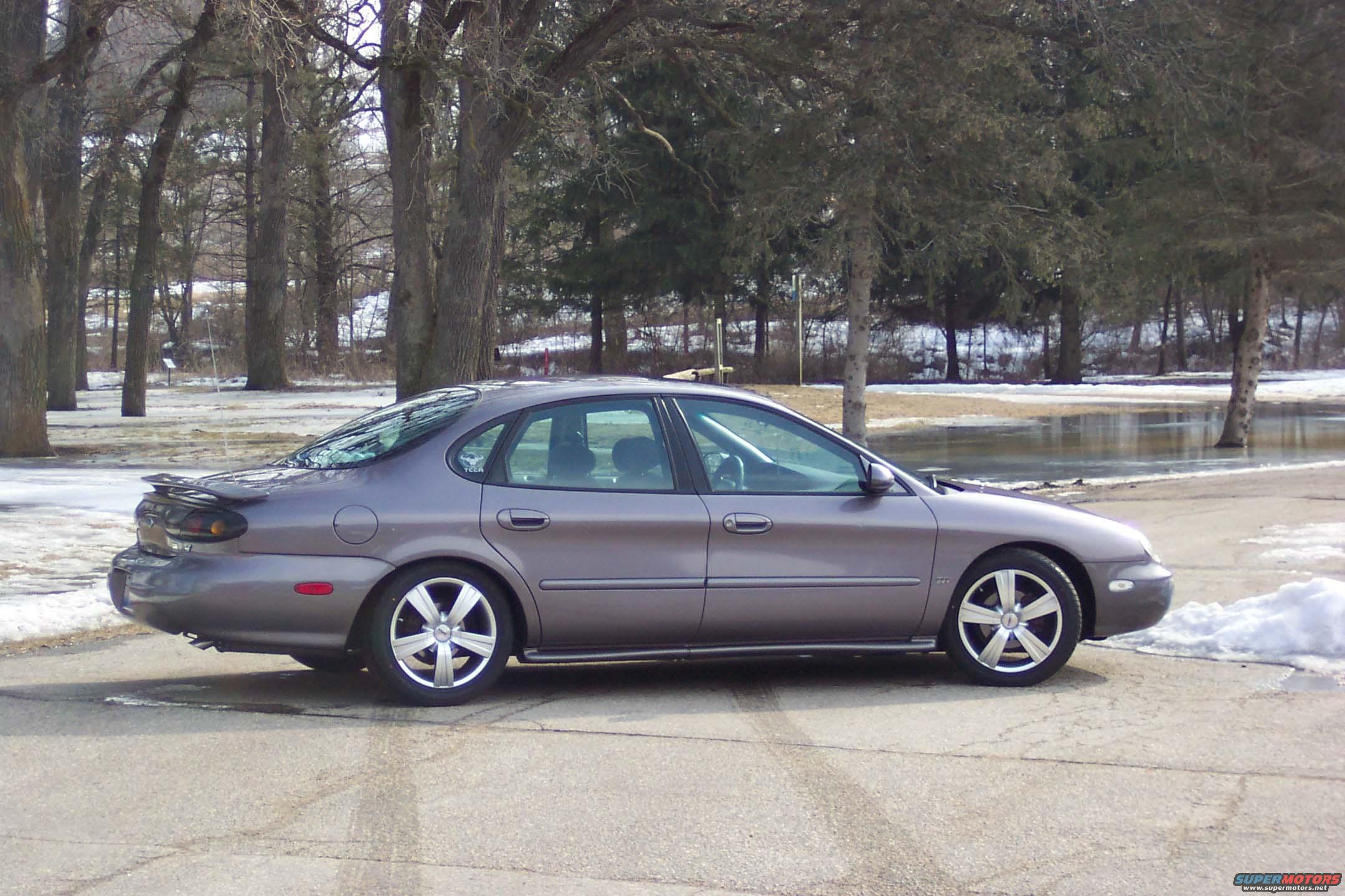 1996 Ford Taurus photo