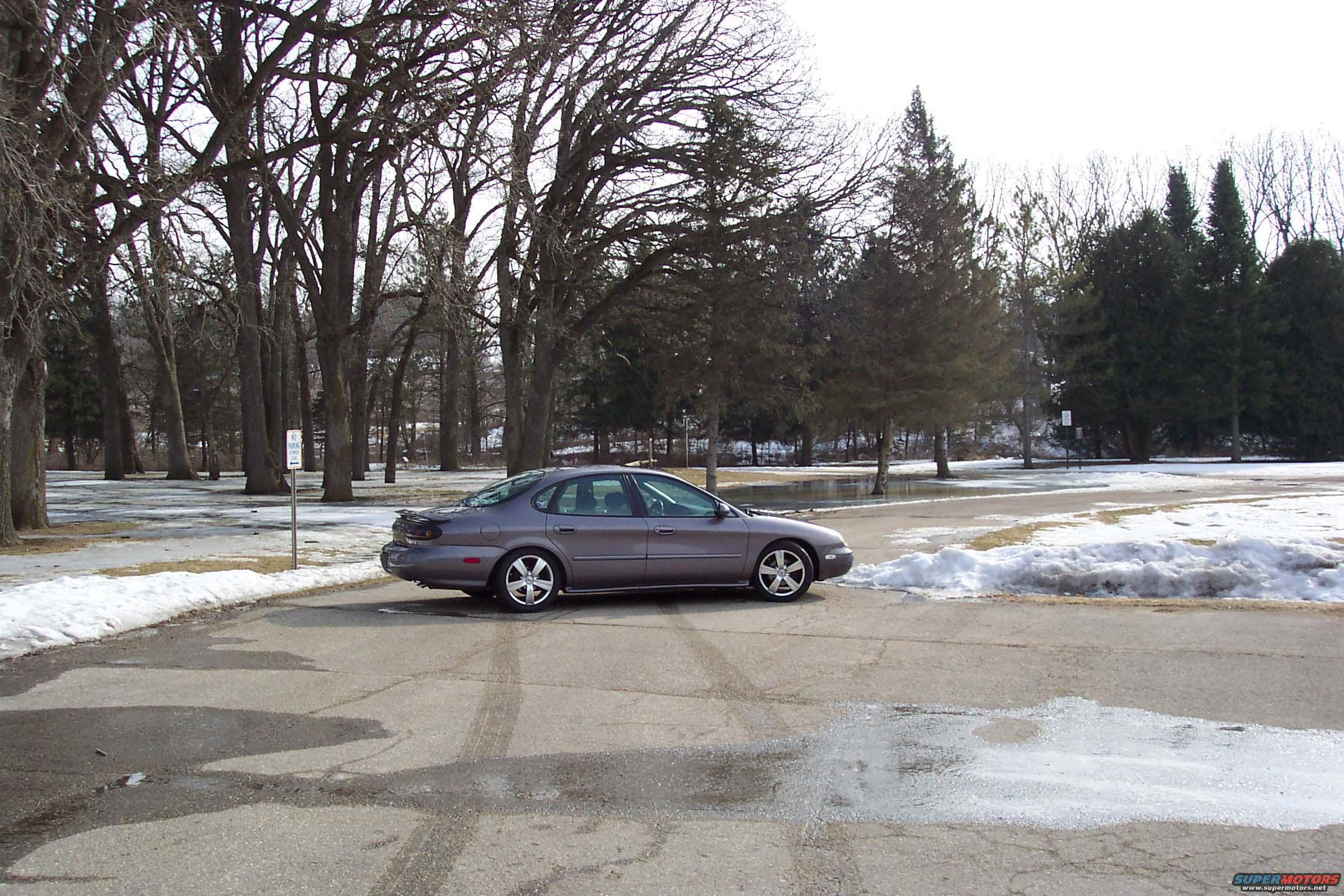 1996 Ford Taurus photo