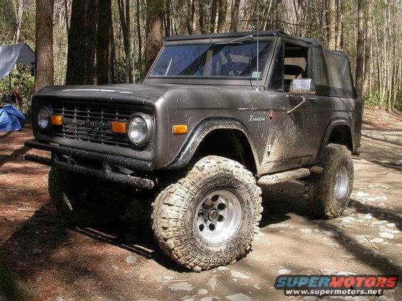 dscn1796.jpg Sweet Classic Bronco we saw at the creek crossing.