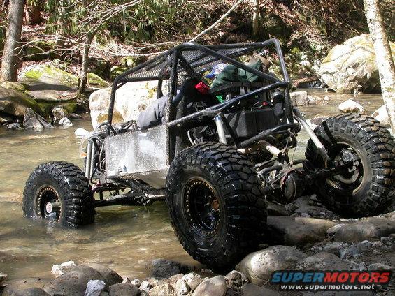 Another buggy shot.  Notice that he is running 5 bolt axles, I thought that was a little odd.